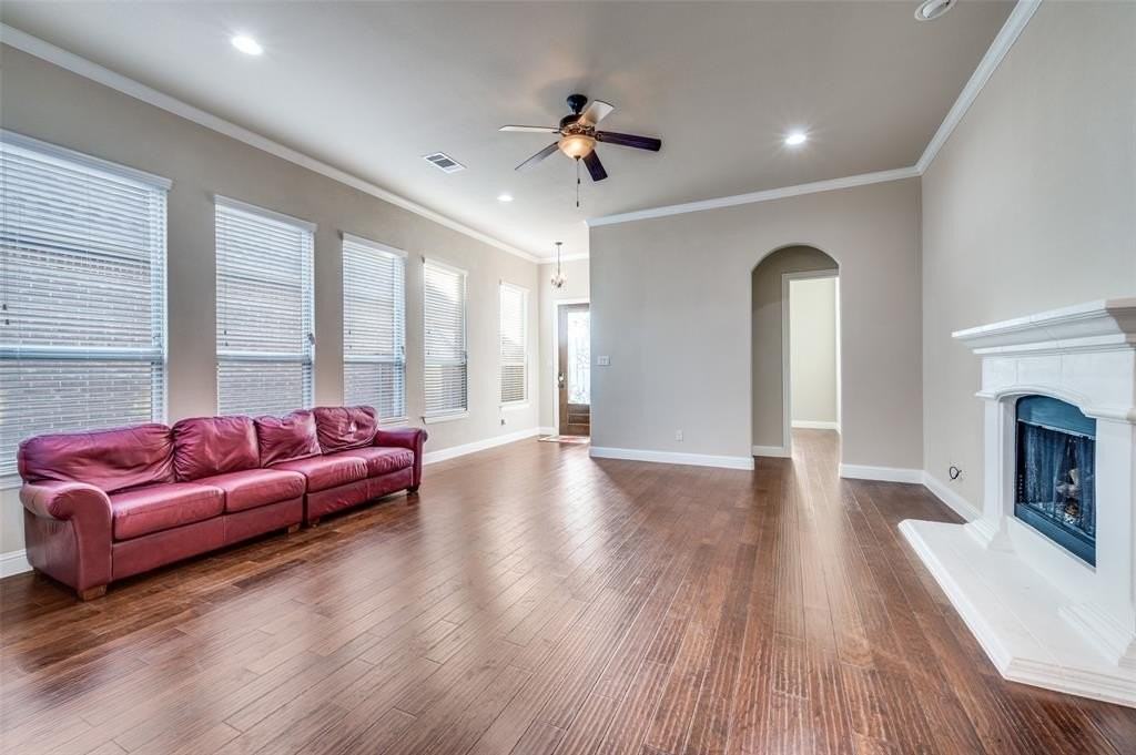 540 Enfield Dr - Photo 6 of 25