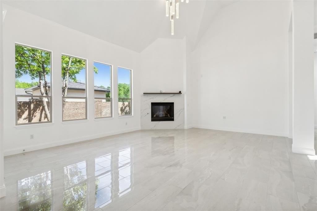 1210 Haven Cir - Photo 4 of 40