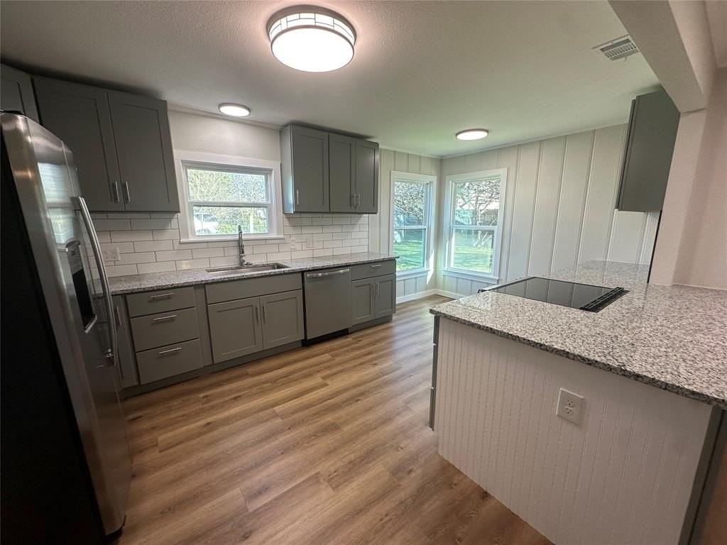 1803 N Alexander St - Photo 7 of 17