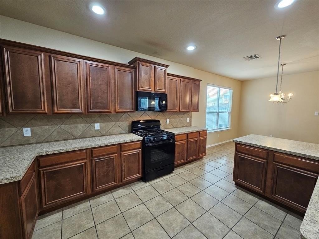 9117 Cape Cod Blvd - Photo 6 of 39