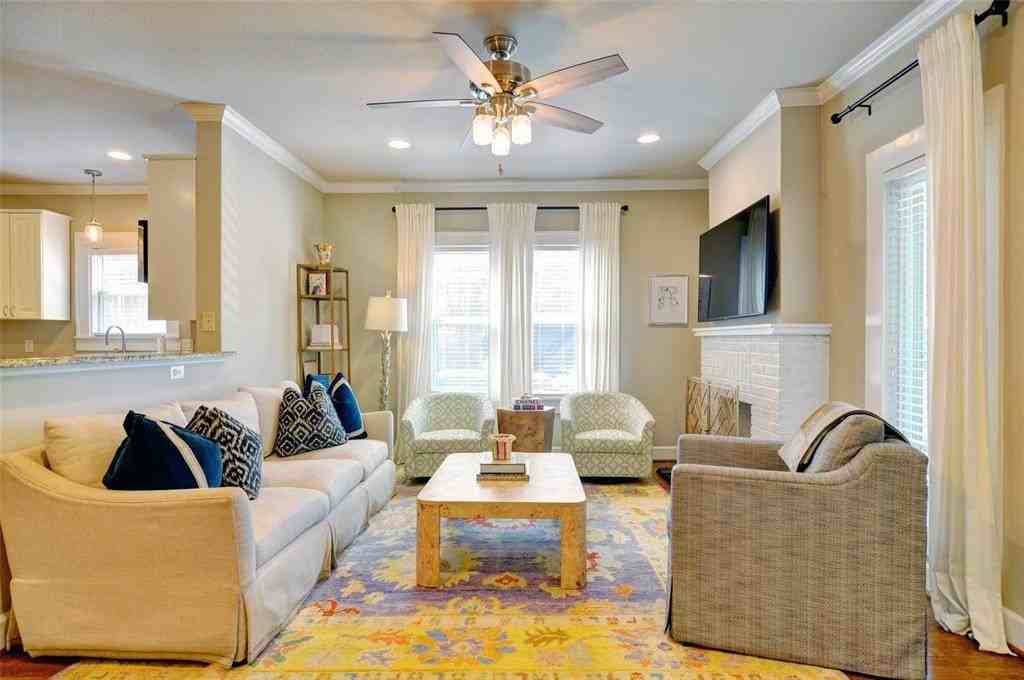 3915 W 6th St - Photo 7 of 22