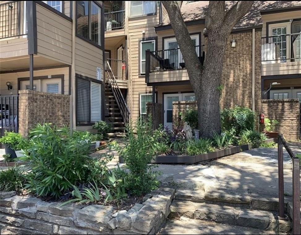 9803 Walnut St #107 - Photo 4 of 10