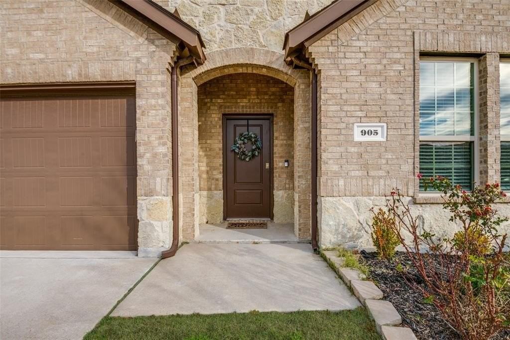 905 Philadelphia St - Photo 3 of 25