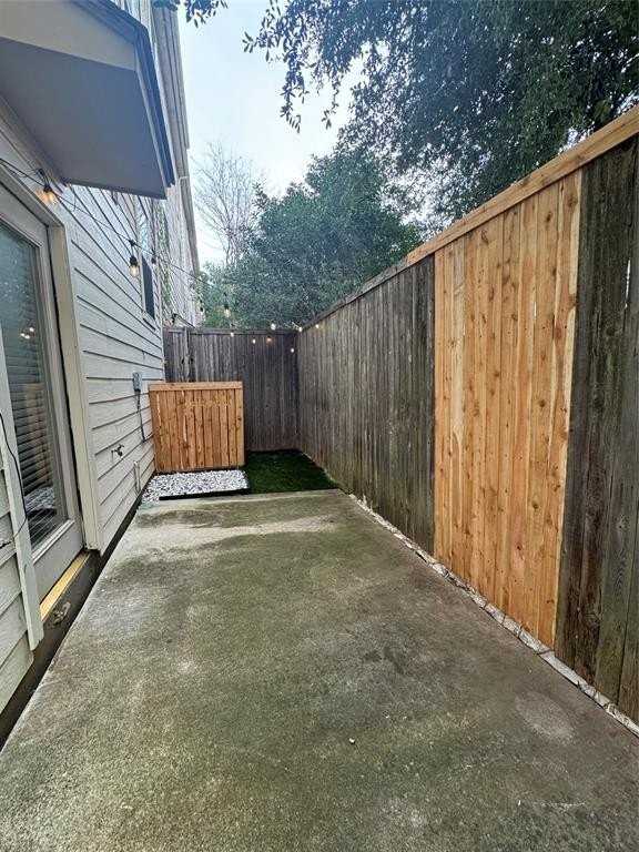 420 N Hill Ave - Photo 5 of 13