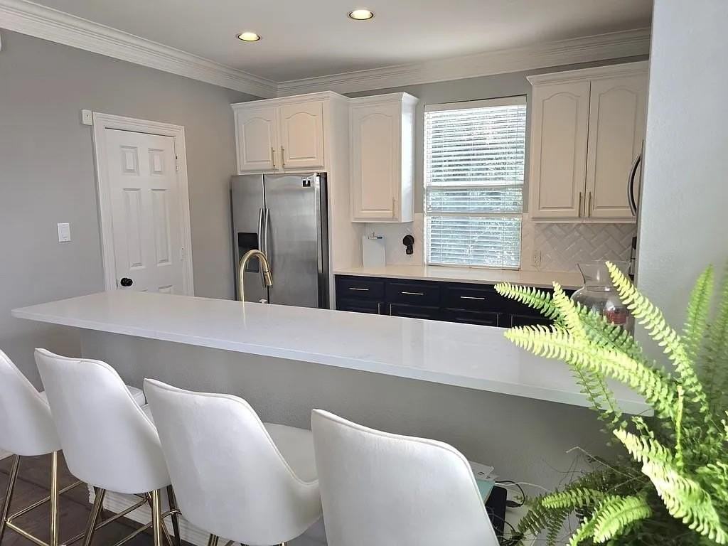 420 N Hill Ave - Photo 6 of 13