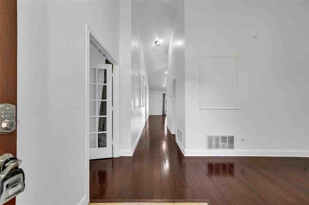 5819 Twilight Dr - Photo 4 of 31