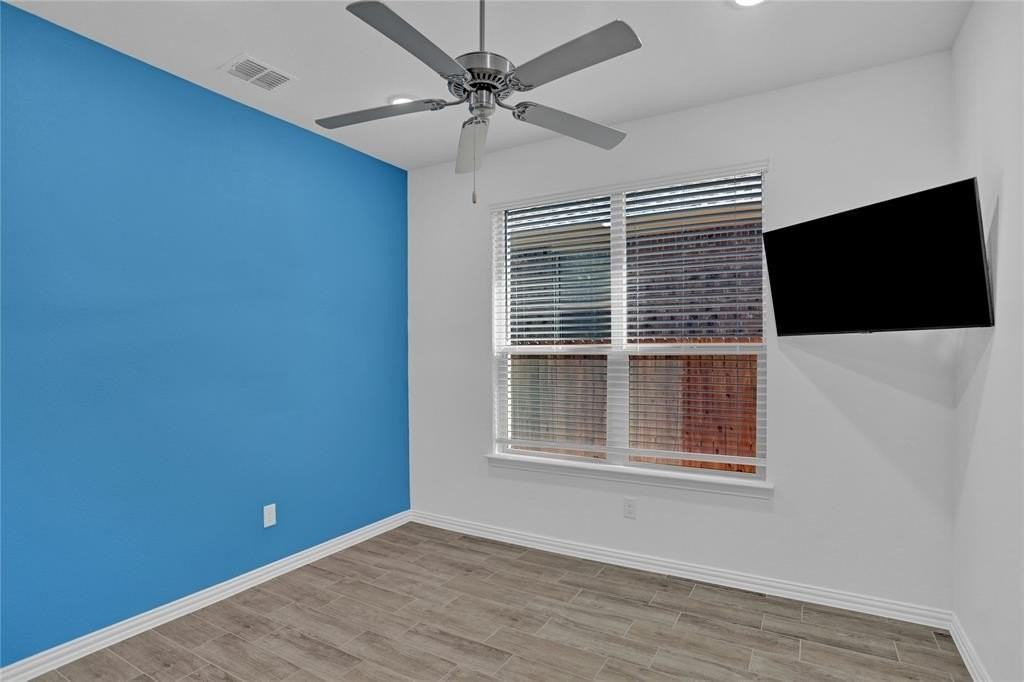 1215 Sequoia Ln - Photo 4 of 39