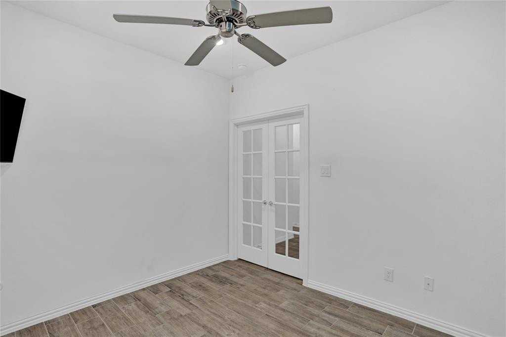 1215 Sequoia Ln - Photo 5 of 39