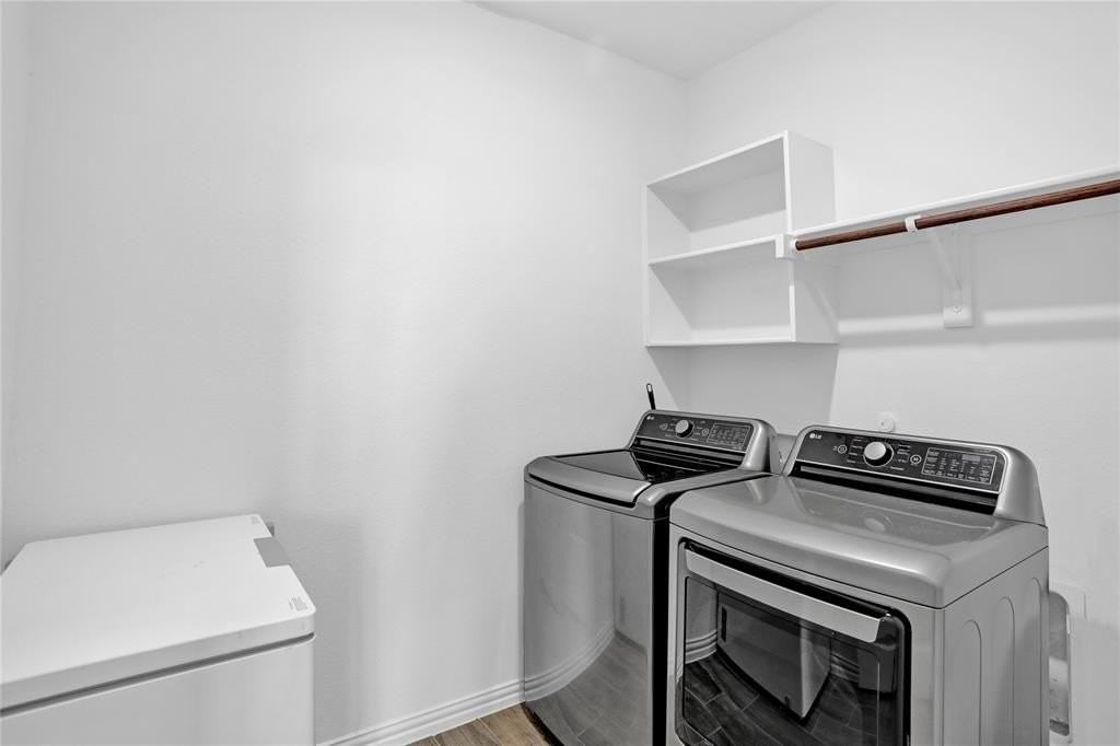 1215 Sequoia Ln - Photo 6 of 39