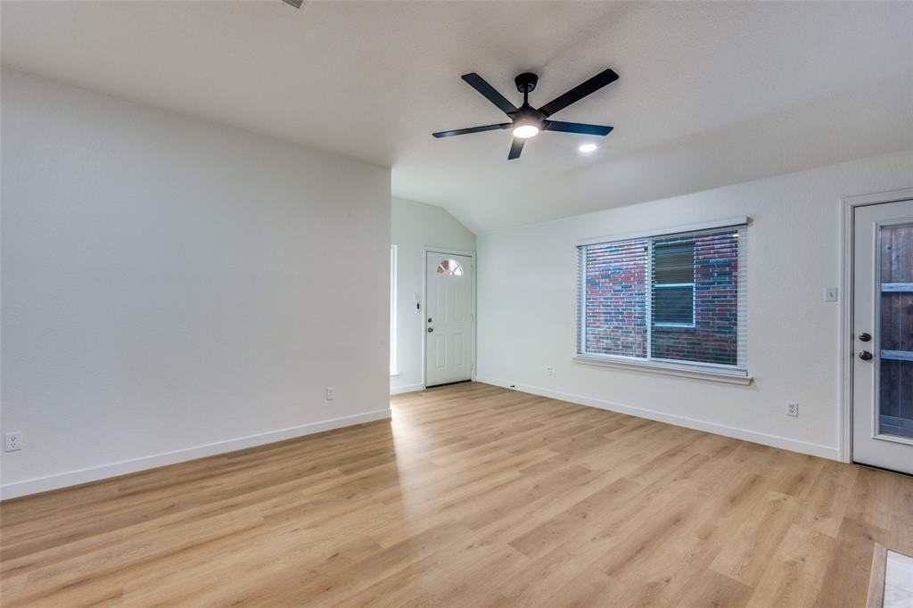 3023 San Martin Dr - Photo 6 of 24