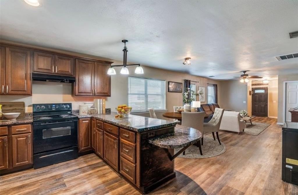 309 Emma Jane St - Photo 4 of 16