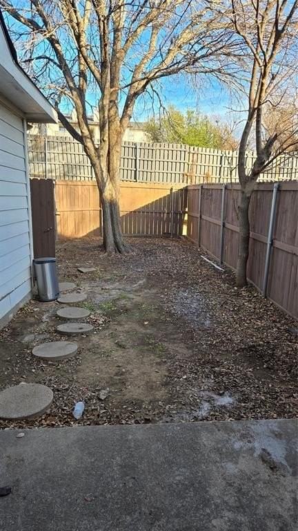 18064 Kelly Blvd - Photo 3 of 20