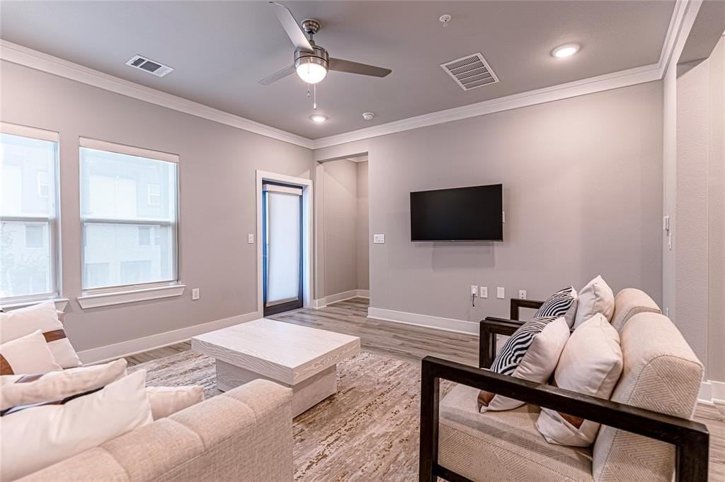 3304 Norris St - Photo 6 of 25