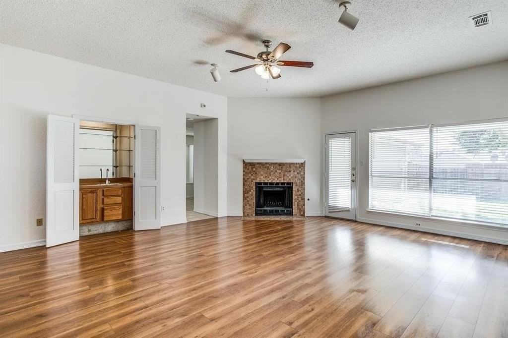 1302 Silver Maple Dr - Photo 3 of 11