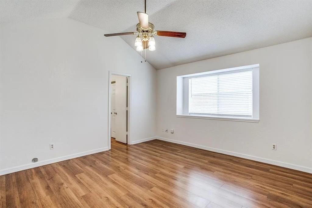 1302 Silver Maple Dr - Photo 4 of 11