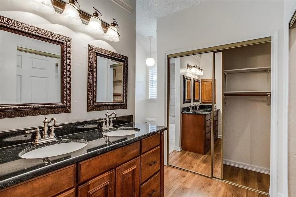 1302 Silver Maple Dr - Photo 5 of 11