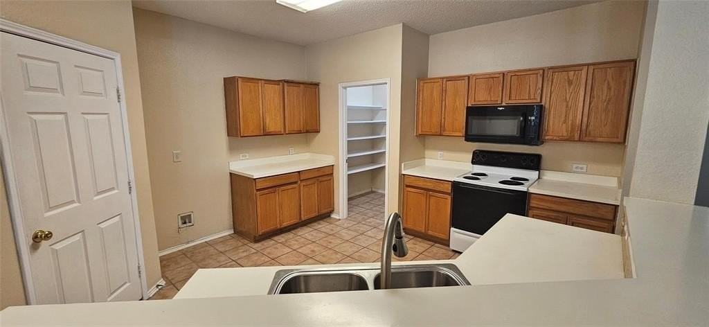 2820 Deer Ridge Dr - Photo 4 of 14