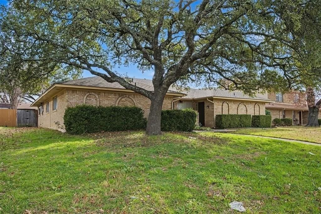 2302 18th St - Photo 2 of 31