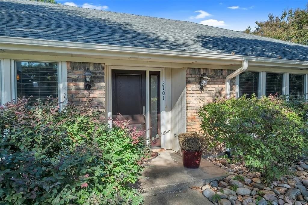 2302 18th St - Photo 5 of 31