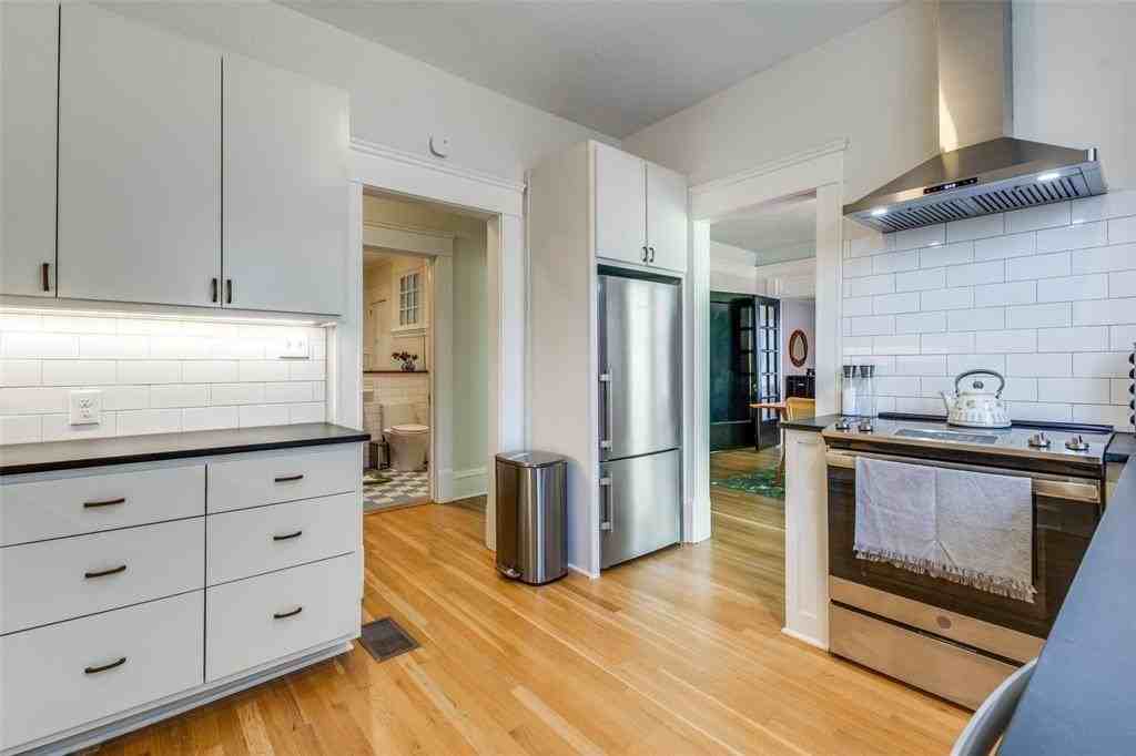 5004 Worth St #D - Photo 5 of 13