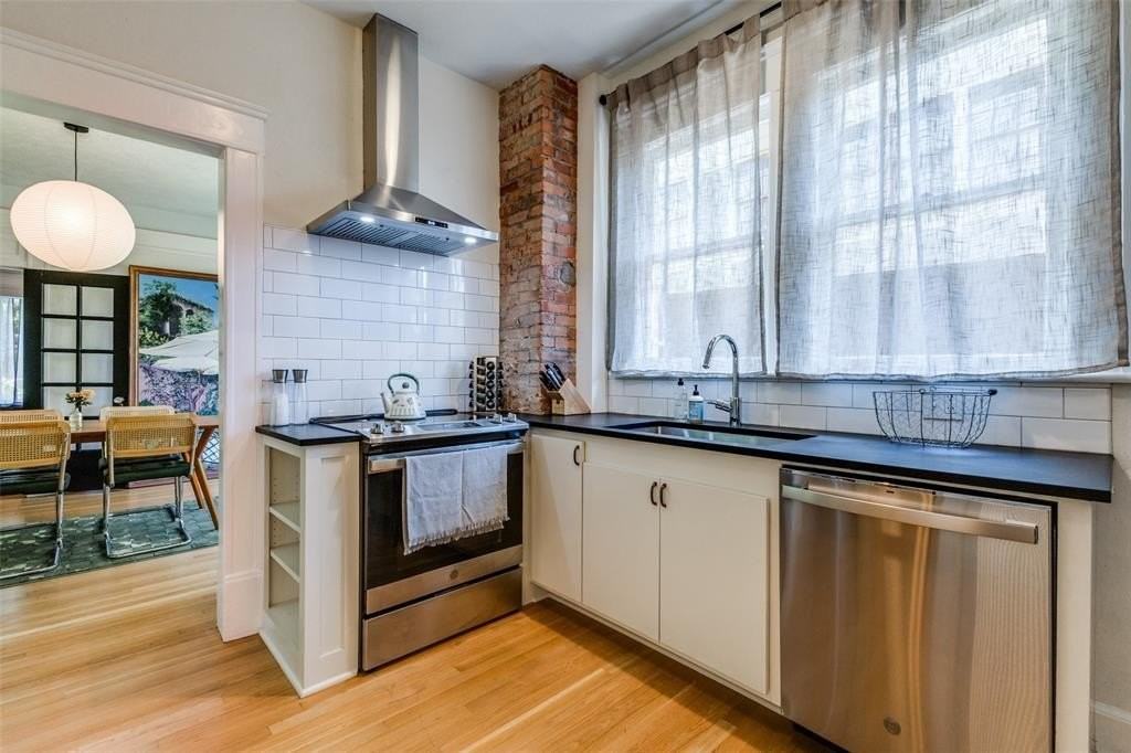 5004 Worth St #D - Photo 6 of 13