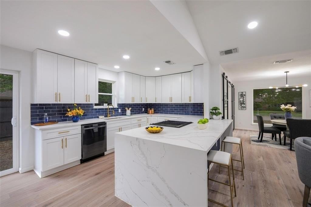 2613 Pin Oak Ln - Photo 4 of 16