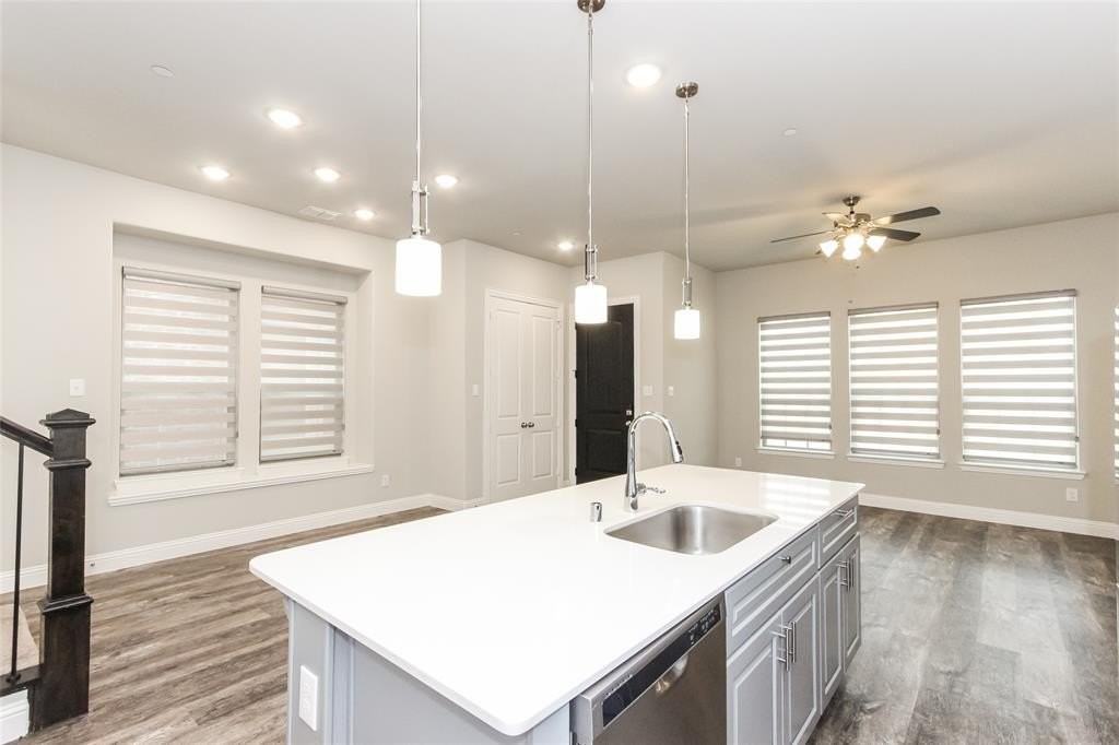 12834 Perrin Ln - Photo 2 of 17