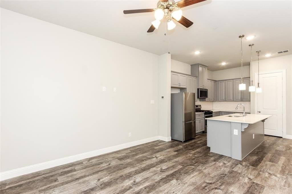 12834 Perrin Ln - Photo 3 of 17