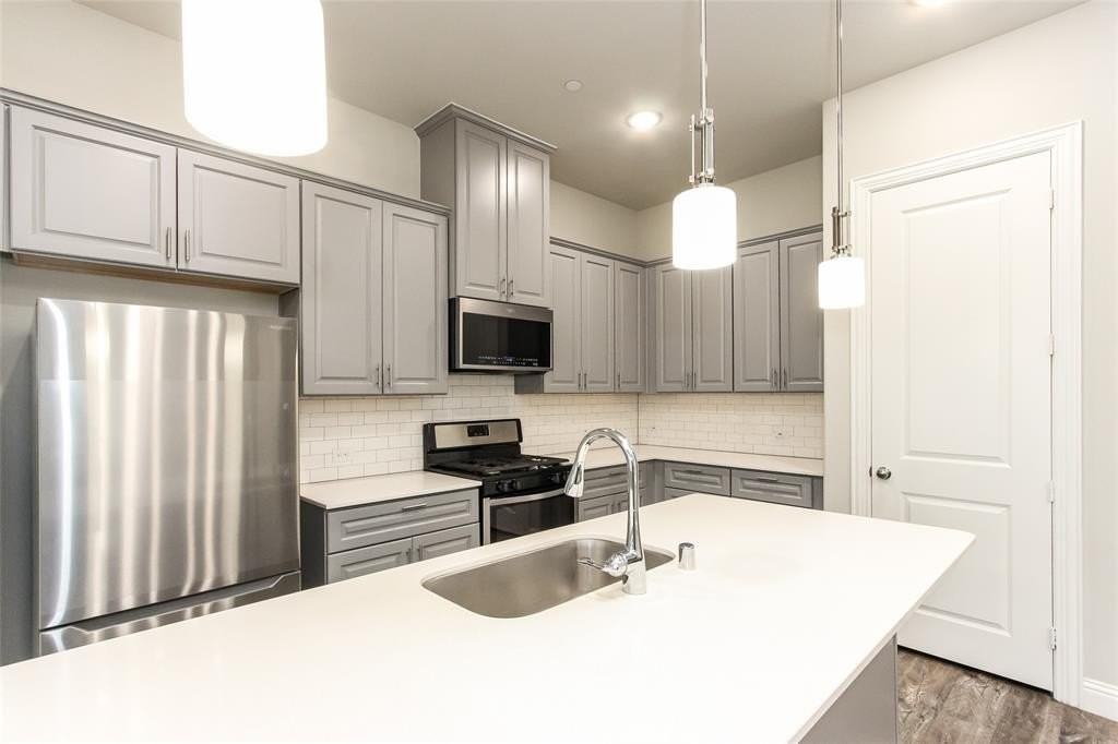 12834 Perrin Ln - Photo 6 of 17