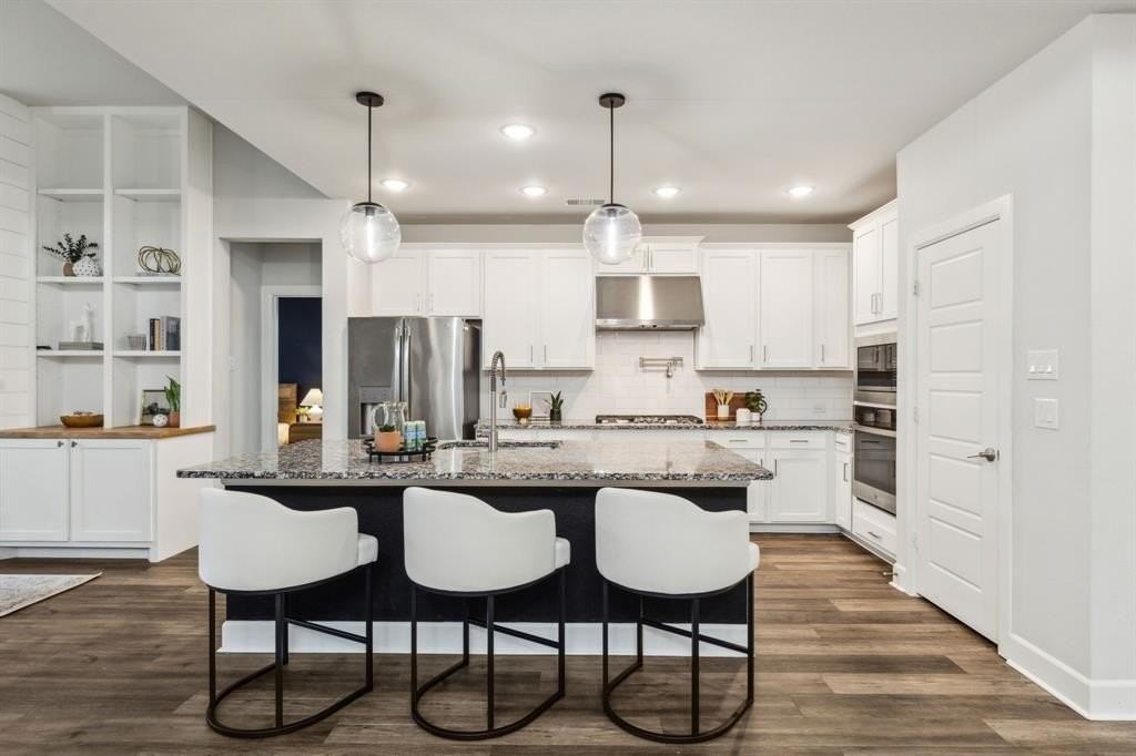 2417 Robin Way - Photo 5 of 24