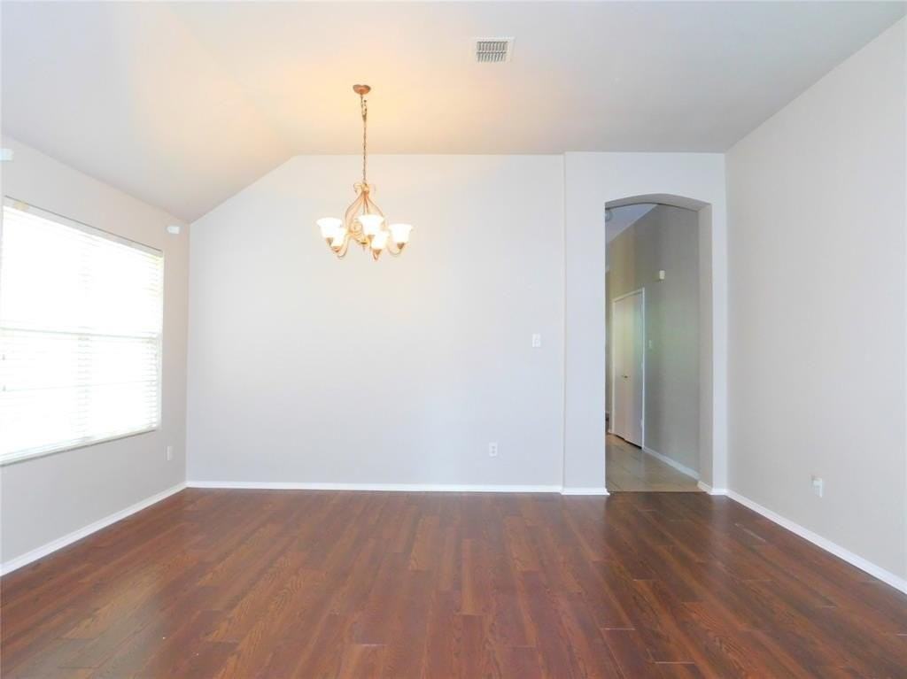 1664 Big Bend Dr - Photo 4 of 21