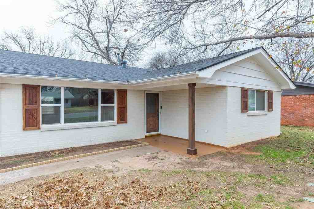 2325 Sylvan Dr - Photo 2 of 35