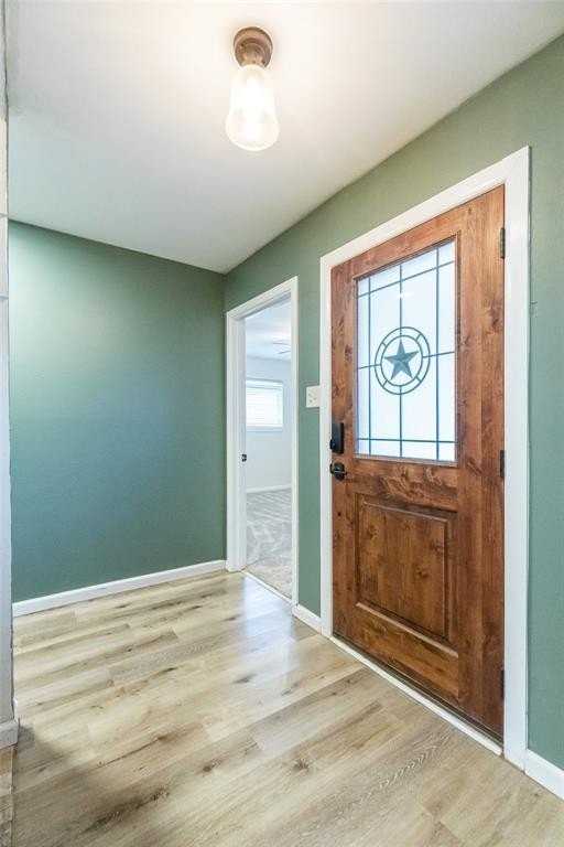 2325 Sylvan Dr - Photo 5 of 35