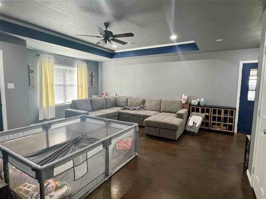 805 Clay St - Photo 4 of 13