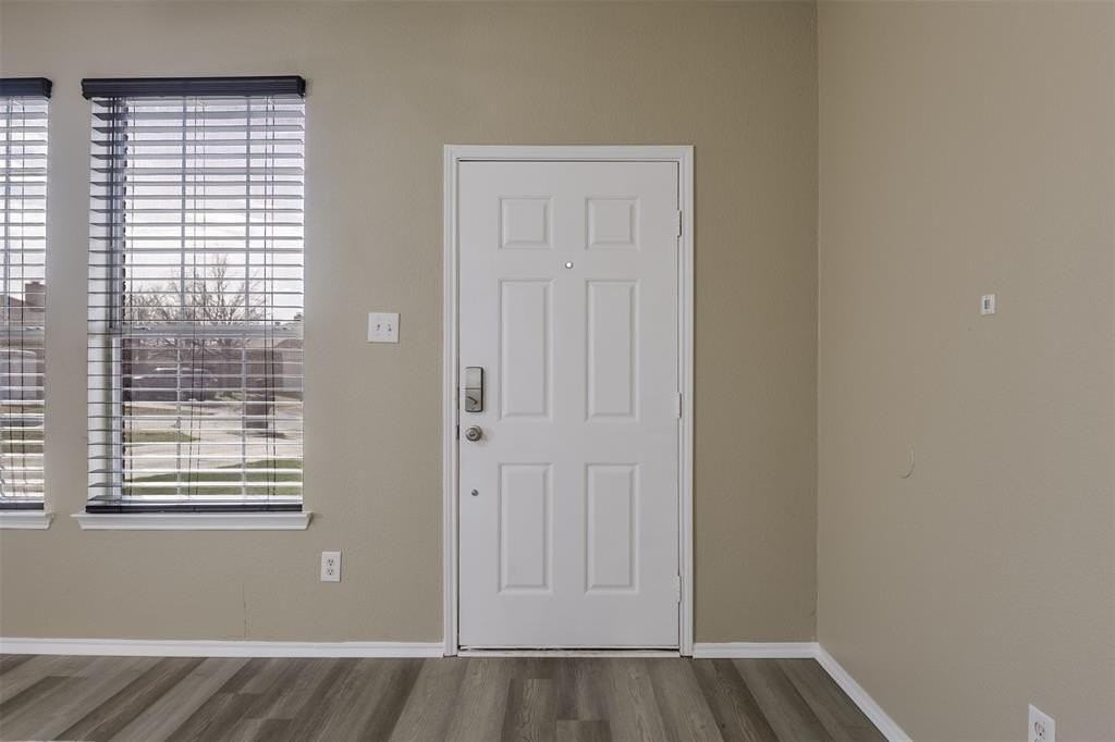 1117 Mckavett Dr - Photo 3 of 28