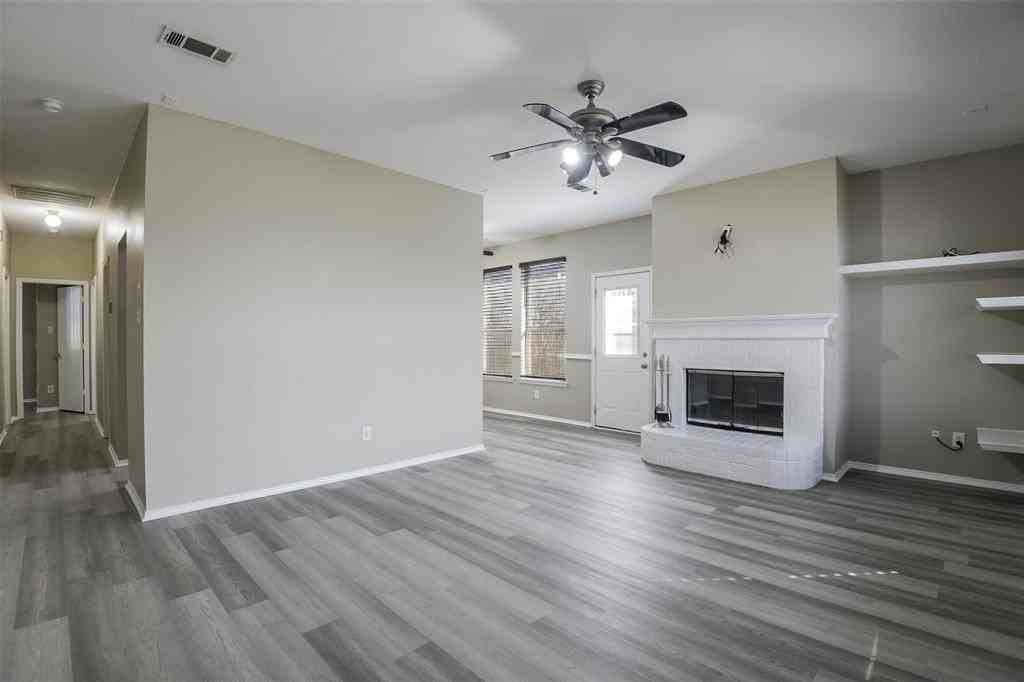 1117 Mckavett Dr - Photo 4 of 28