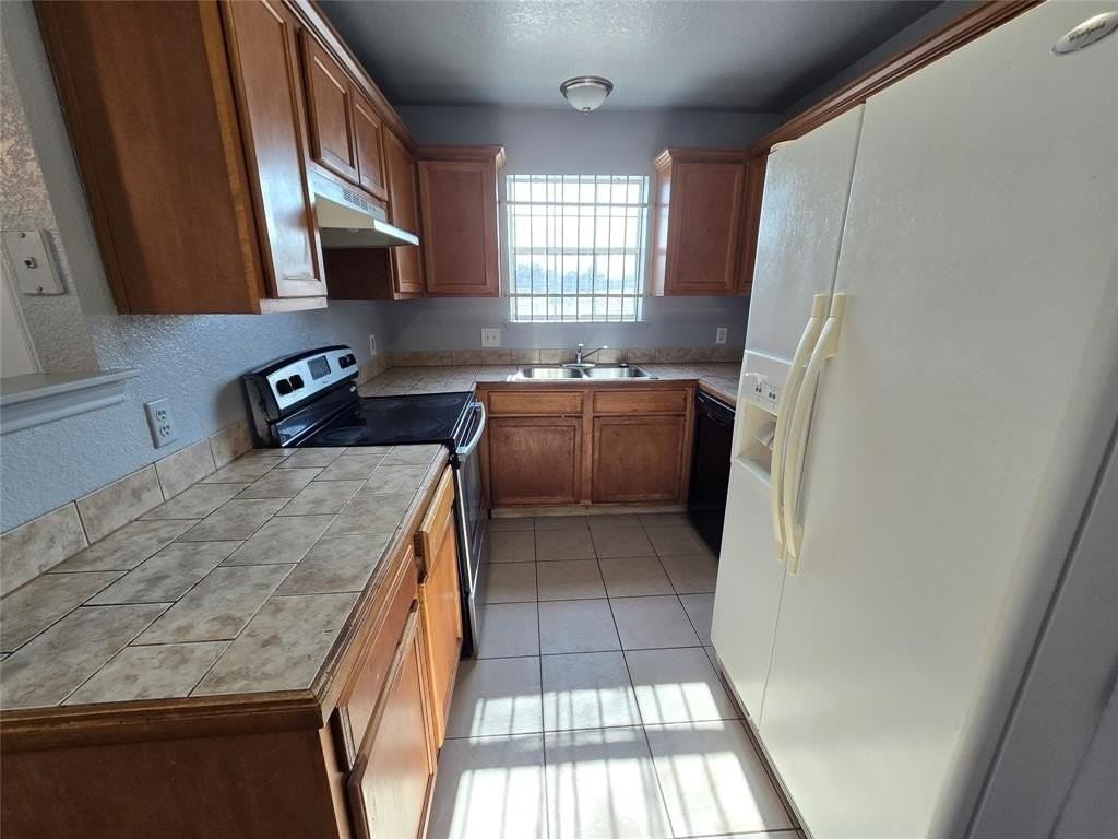 1439 E Robert St - Photo 5 of 14