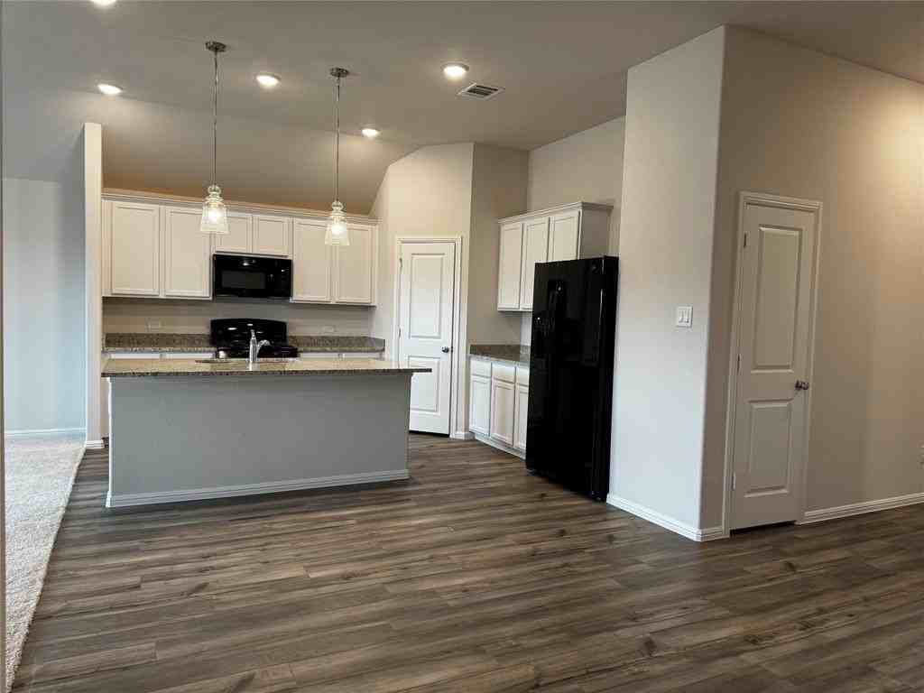 2620 Rambling Rd - Photo 7 of 21