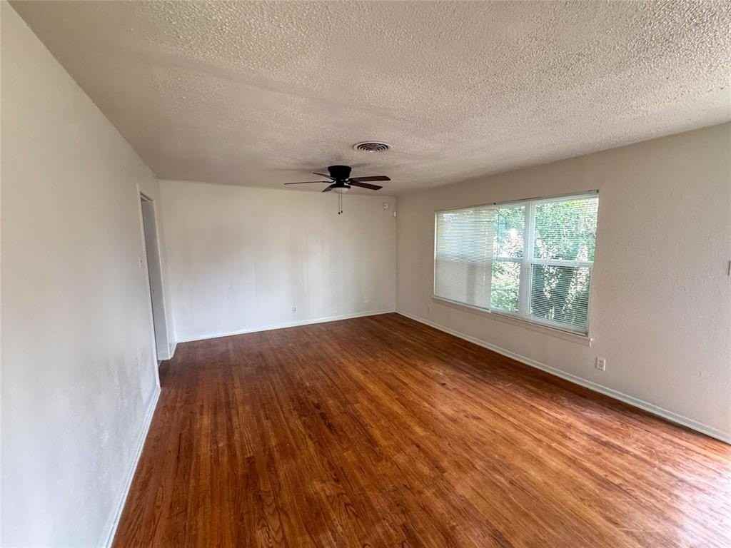 60 Pershing Dr #A - Photo 3 of 11