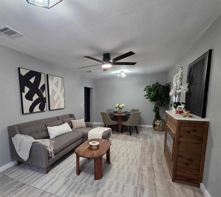 328 N Taylor St - Photo 6 of 20