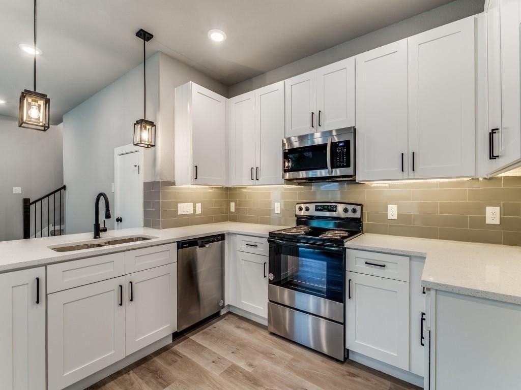 3165 Karen St - Photo 3 of 22