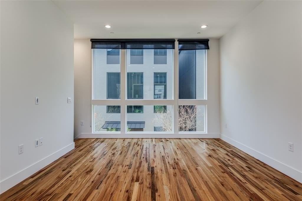 4426 Cabell Dr #1302 - Photo 7 of 20