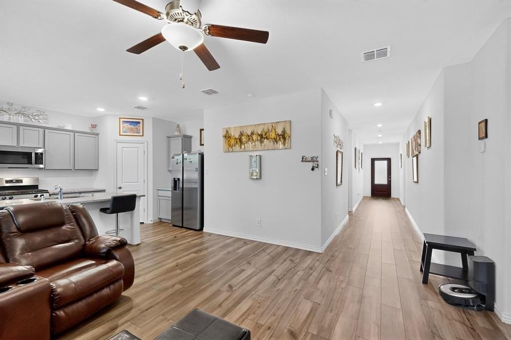 444 Ranchito Pass - Photo 4 of 18