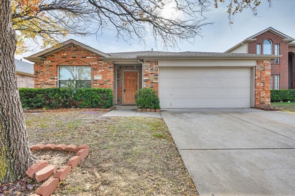 2545 Prospect Hill Dr - Photo 2 of 31