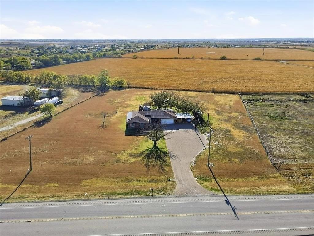 3048 S Highway 171 - Photo 2 of 25