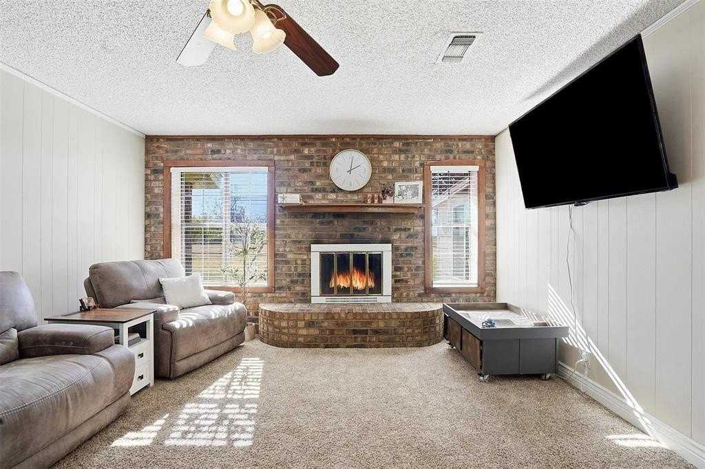 3048 S Highway 171 - Photo 6 of 25