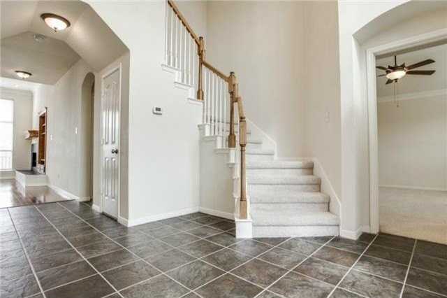 7616 Jennifer Ln - Photo 4 of 24