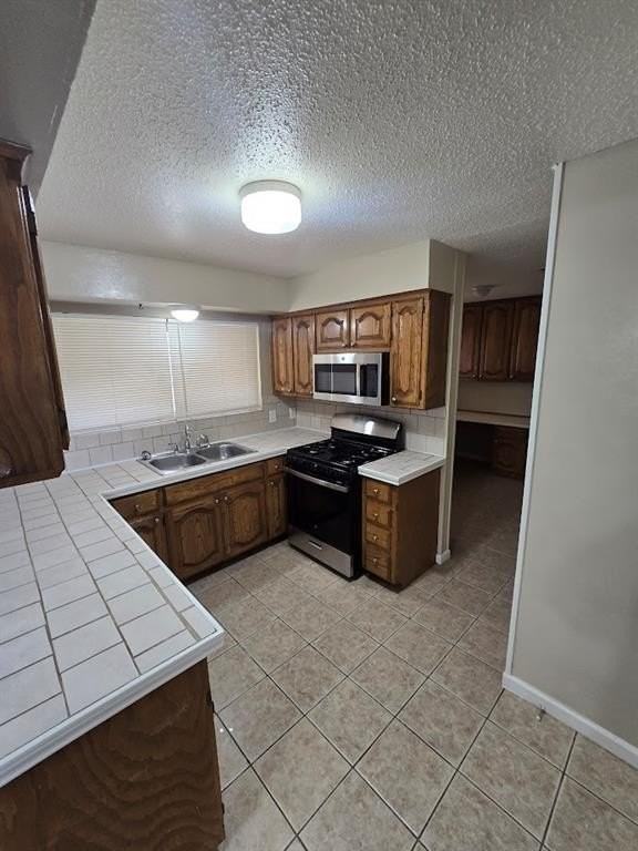 7808 Emerald Hills Way - Photo 6 of 17