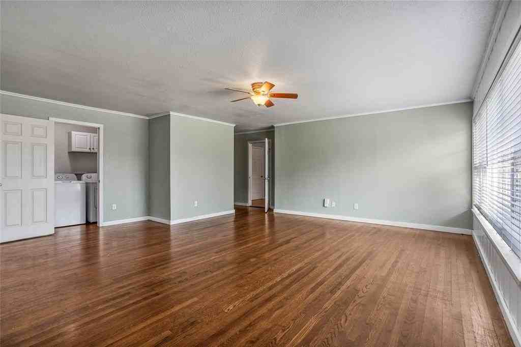 3558 South Dr - Photo 5 of 25