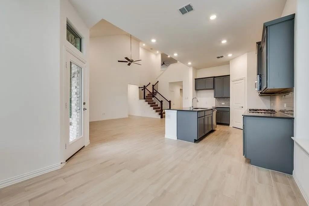 3900 Falcon Fld - Photo 3 of 12